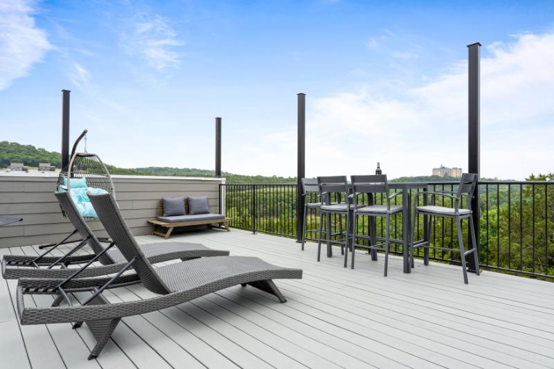 Sunshine, smiles, and lake time—your perfect day starts here.