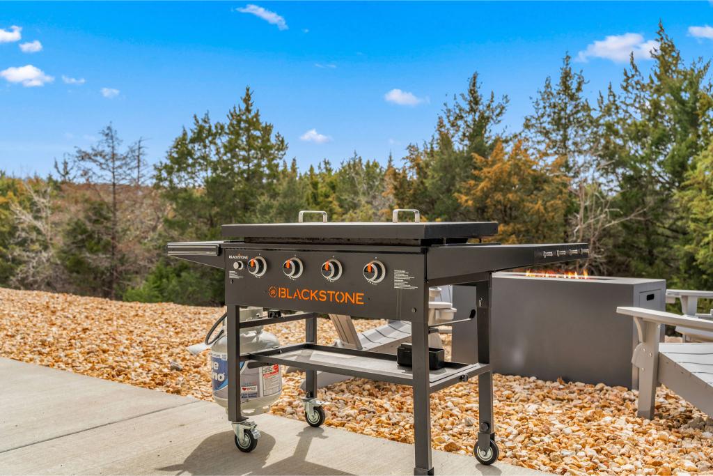 Sizzle and sear with a view—this Blackstone griddle takes outdoor dining up a notch.
