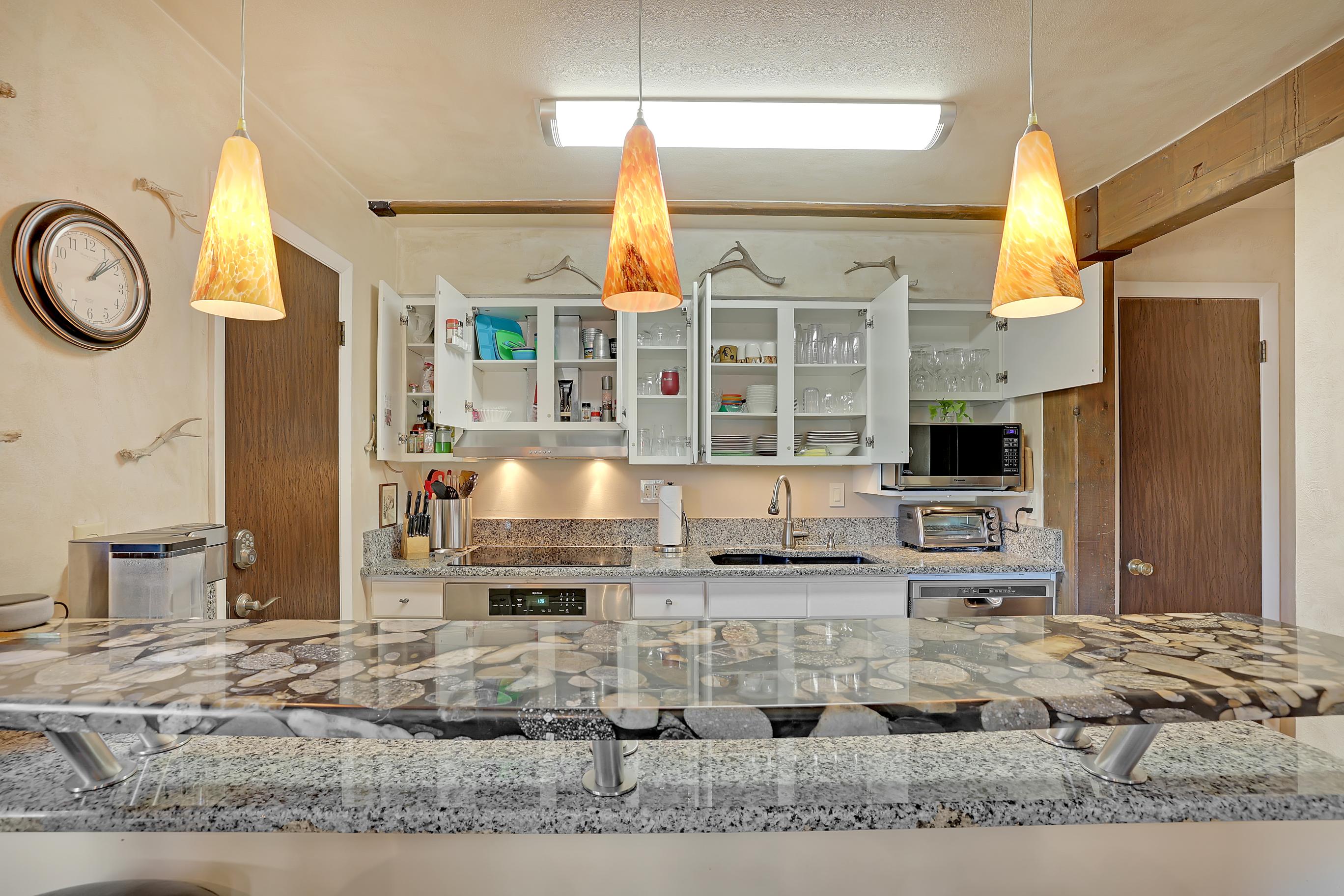Fully stocked kitchen with all the serving supplies you'll need to care for your whole group!