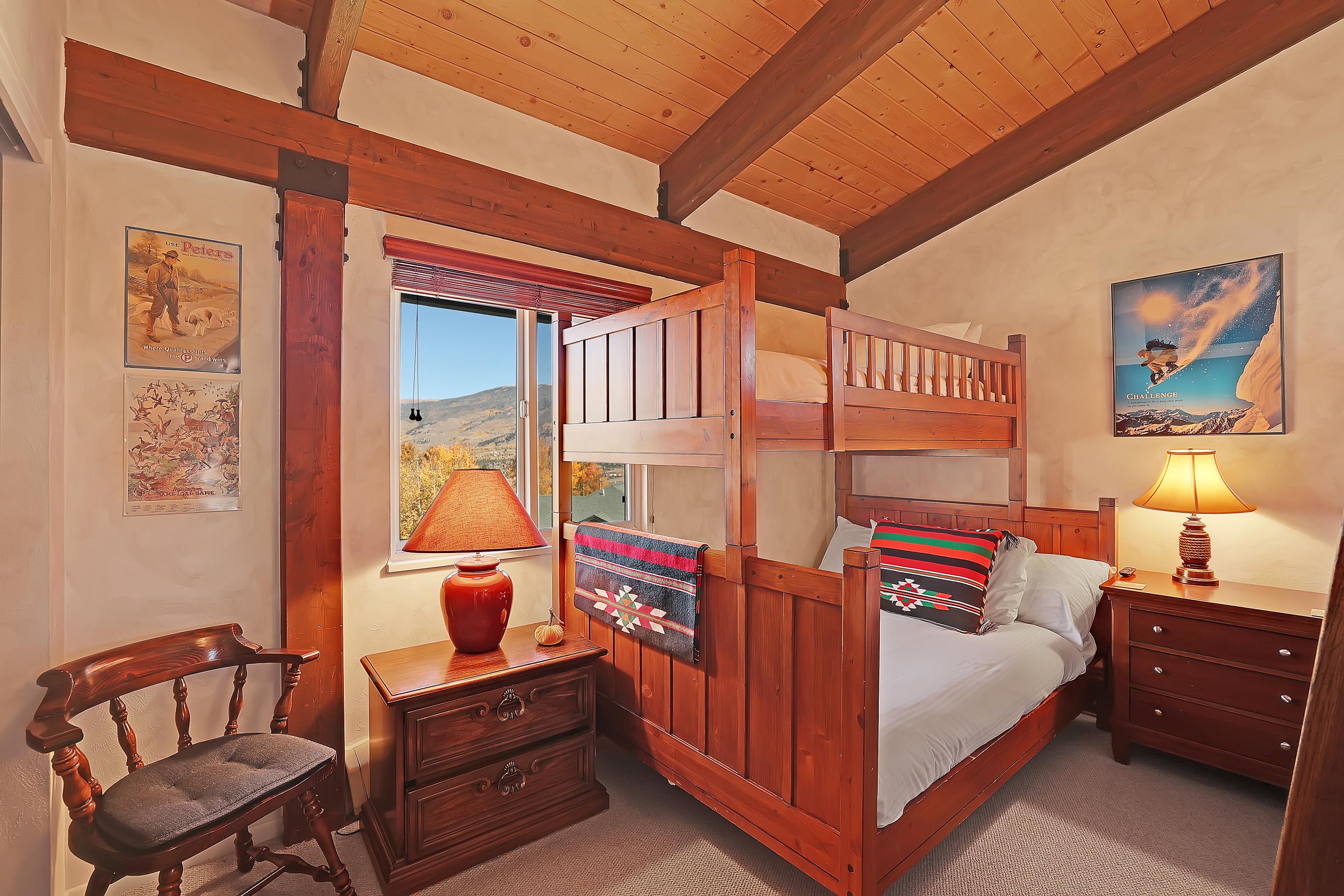 Wake up to more mountain views in the bunk room