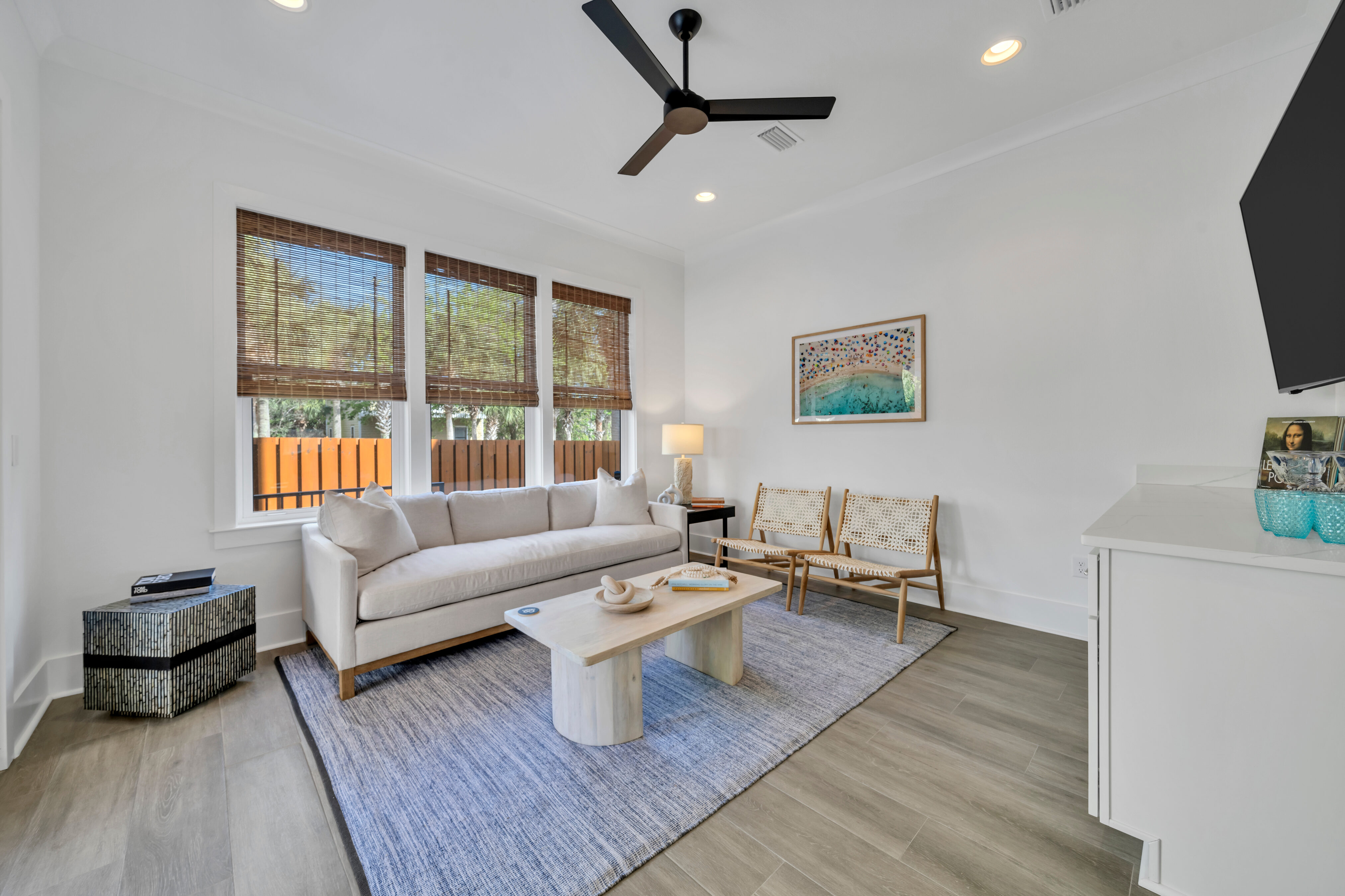 Chill out in the cozy den—grab a drink from the mini fridge, pop some popcorn, and settle in for a movie or game night!