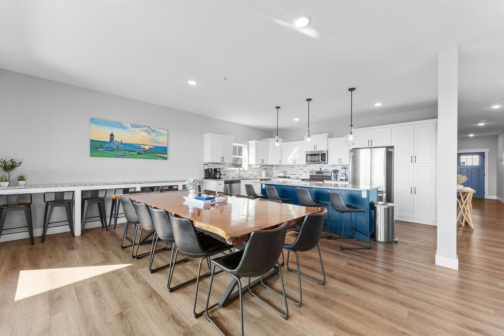 Room for the whole crew! The open design keeps everyone close and comfy.