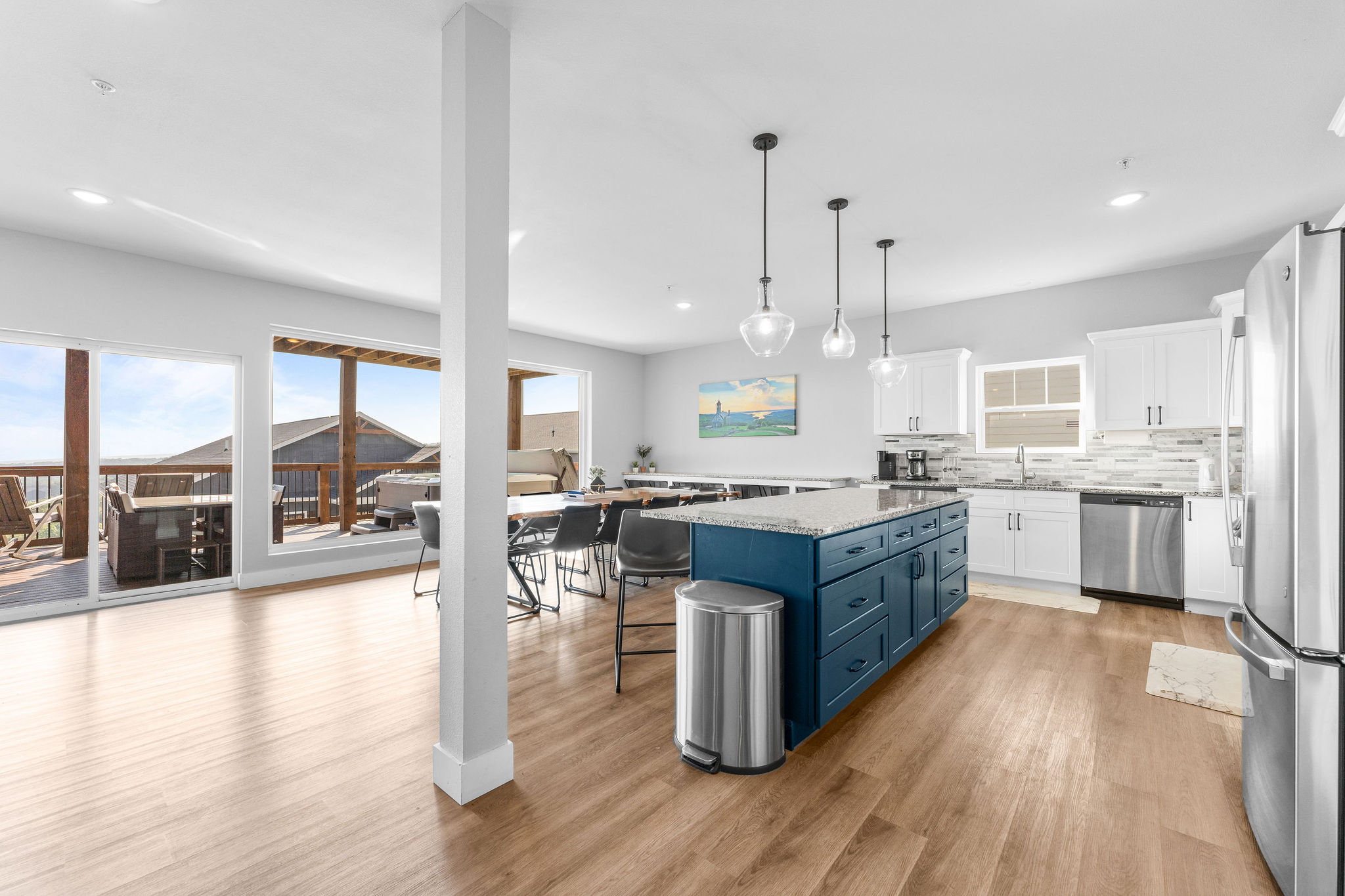 Gather the crew! This kitchen has everything you need to cook and connect.