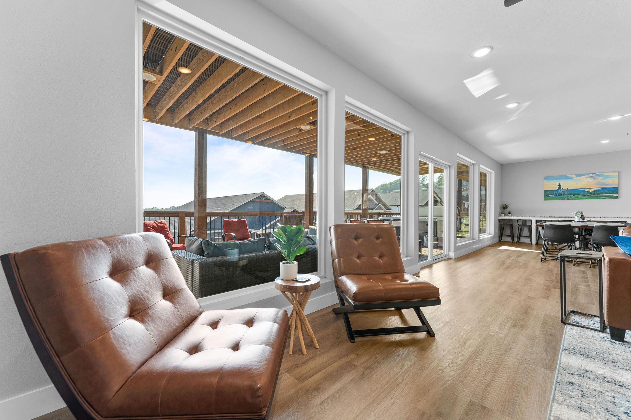 Even the windows are working overtime—soak in those lake views from inside!