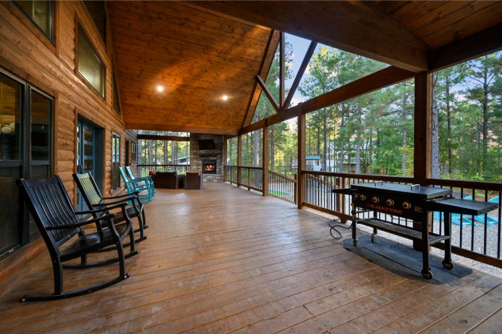 Enjoy the convenience of the covered back deck with Blackstone 4-Burner Griddle