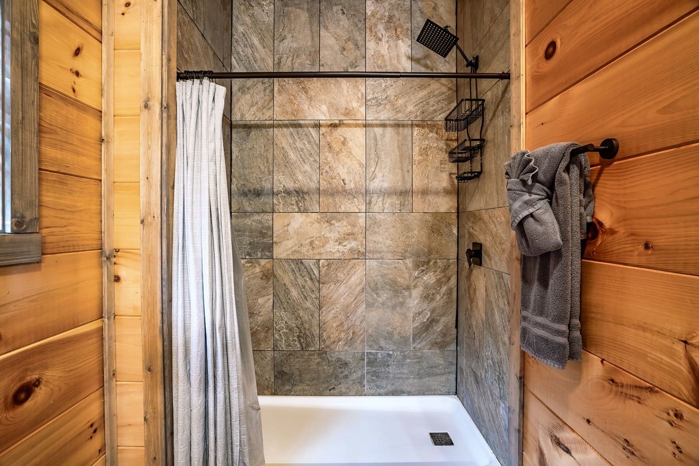 Step into the rainfall shower and enjoy a relaxing, spa-like start or end to your day.