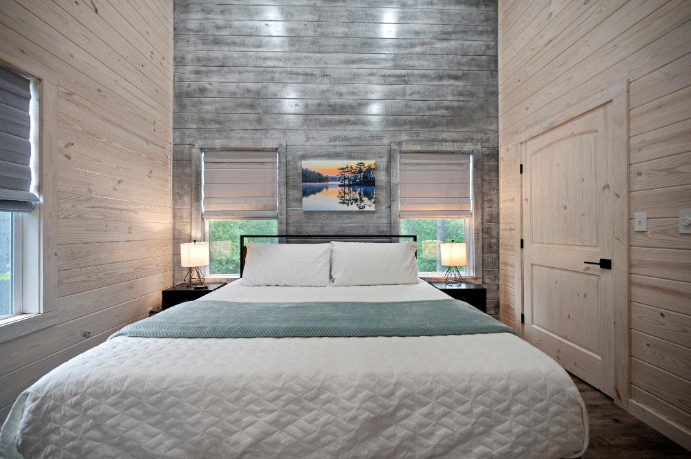 Fall asleep surrounded by nature and wake up to peaceful views high among the trees.