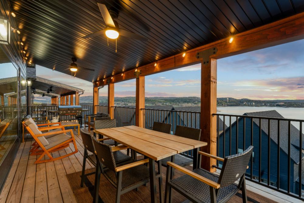 Dine al fresco with a side of serenity and lake breezes