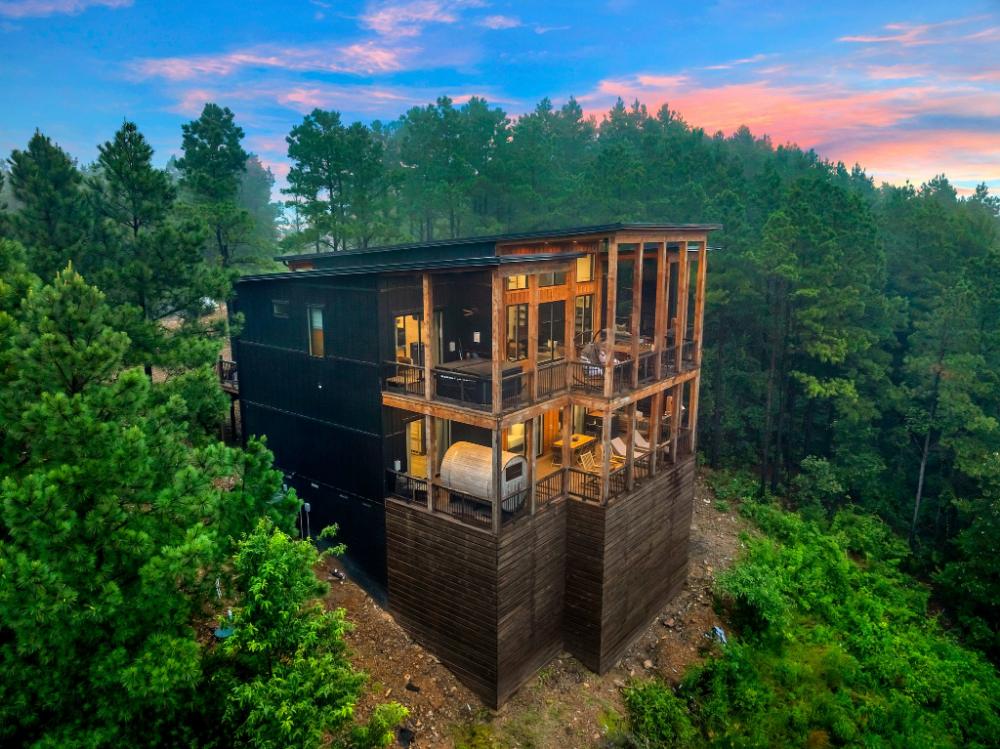 Oakley's Overlook  sits above it all with wide open Kiamichi Mountain views that never get old. Perched high above Broken Bow
