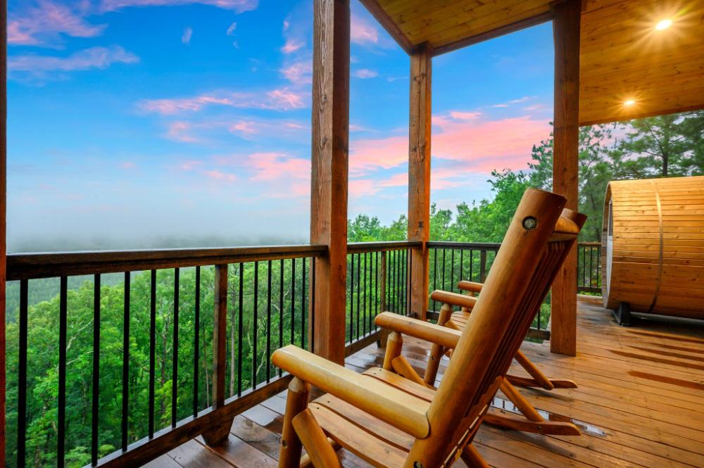 Heat, quiet, and mountains as far as you can see. The sauna is one of those spots you will keep coming back to all weekend.