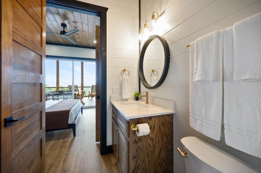 The views follow you everywhere at Oakley's Overlook. Yes, even the bathroom has a mountain outlook worth mentioning.