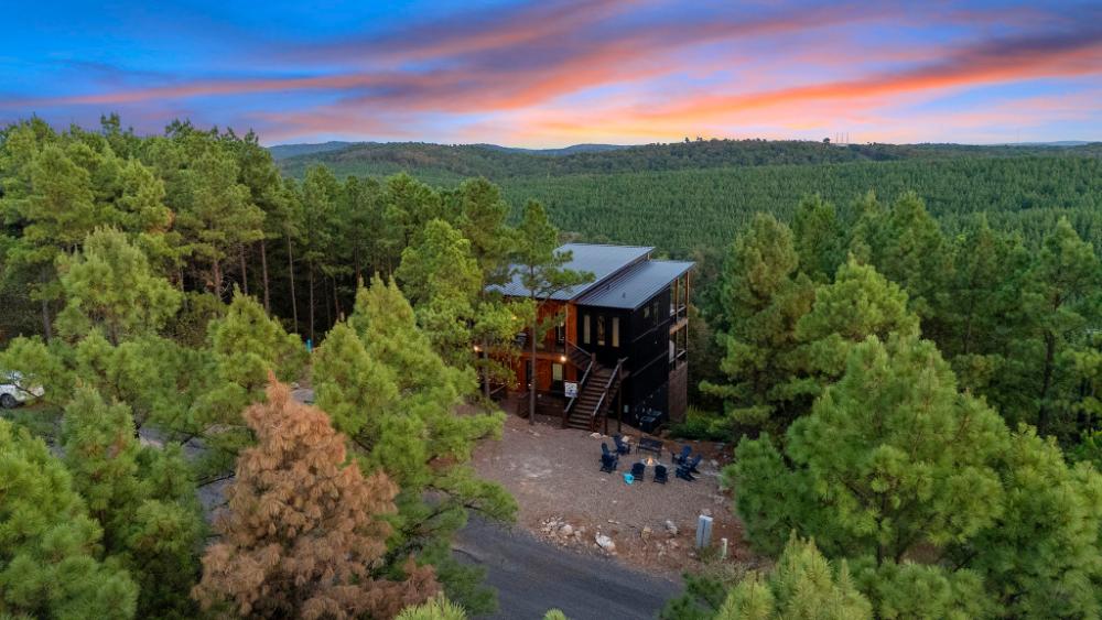 Oakley's Overlook greets you with a grand entry high above the treetops and panoramic views of the Kiamichi Mountains right from the start.