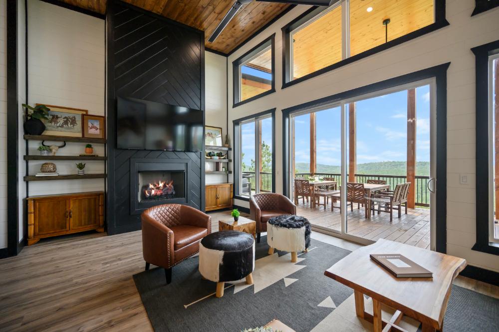 Big views, comfortable seating, and no wrong way to spend time in here. The living room works for every kind of afternoon.