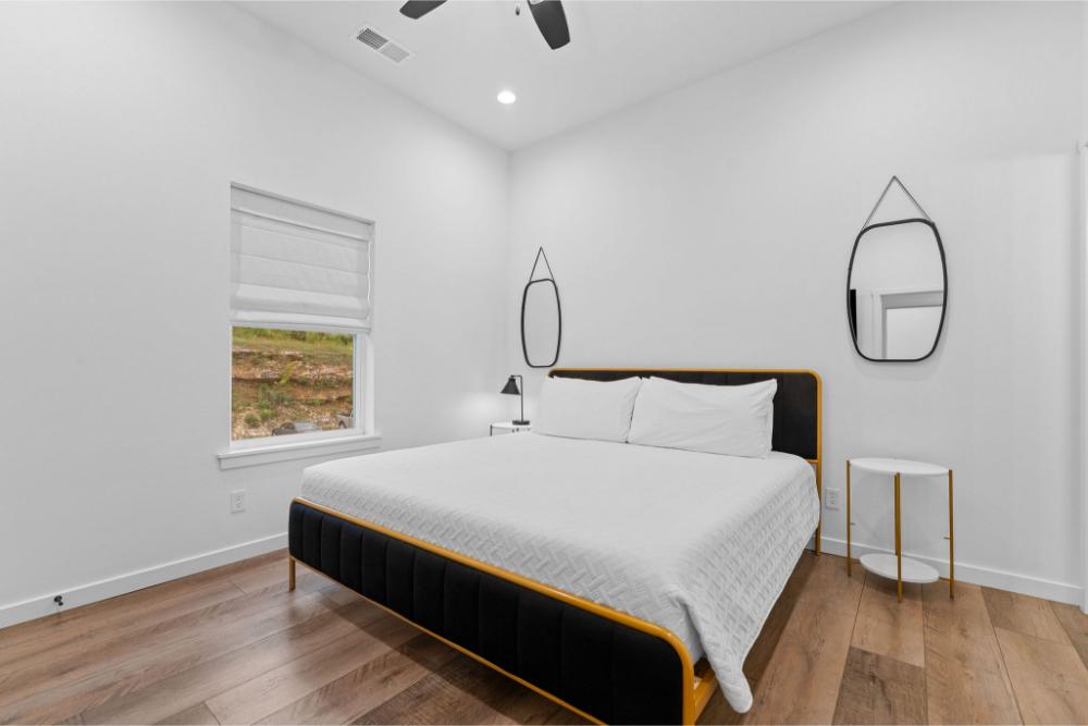 Drift off in a plush king bed and wake up knowing everything you need is right within reach. Easy mornings start here.