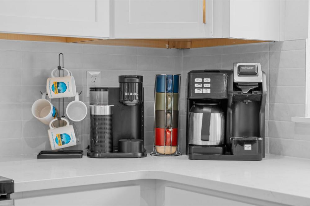Start your day your way. Brew a full pot for the group or a quick cup just for you, with everything ready and waiting.