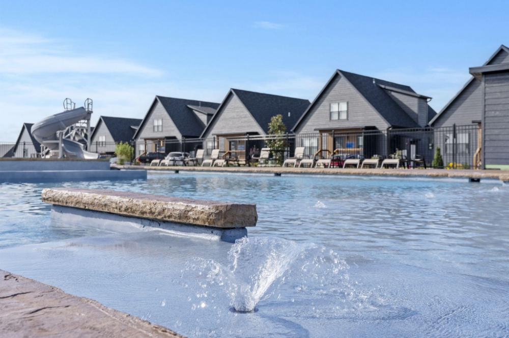 This fountain-equipped pool provides refreshing fun and entertainment for guests of all ages.