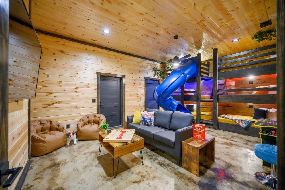 The ultimate kids’ zone! Sleep, play, and make memories in this fun-filled bunk room. 