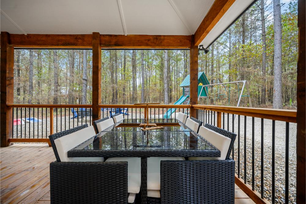 Grill, play, and gather around the fire—there’s room for everyone to enjoy the outdoors at White Tail Retreat! 