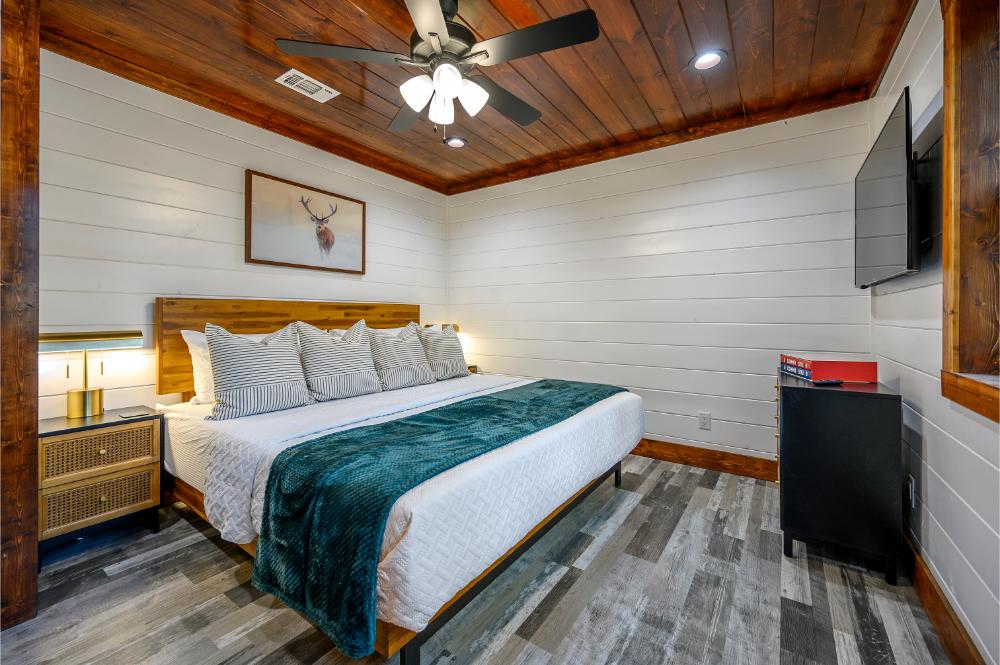 Settle into this bright and airy room with a king bed, plenty of storage, and a Smart TV for winding down. 