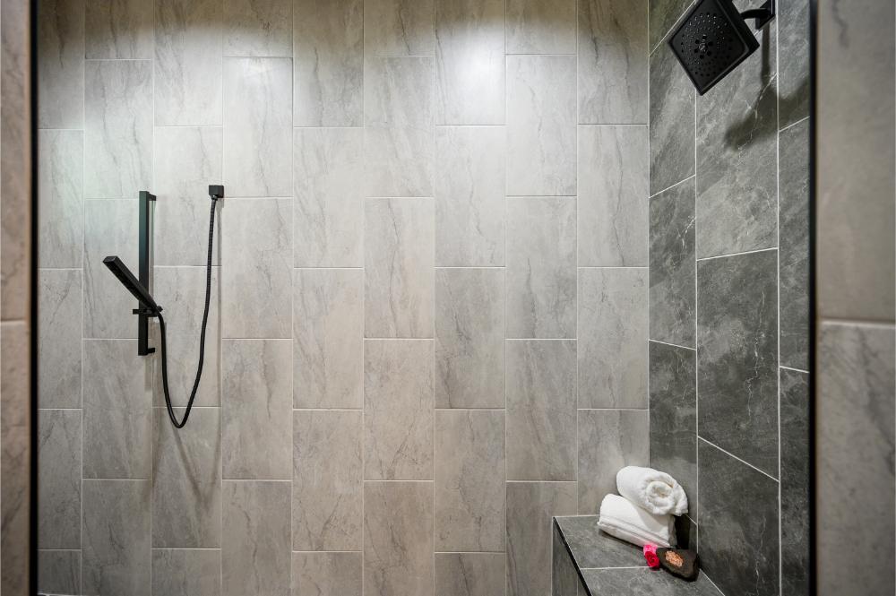 Whether you love a rainfall rinse or handheld convenience—this shower’s got it all! 