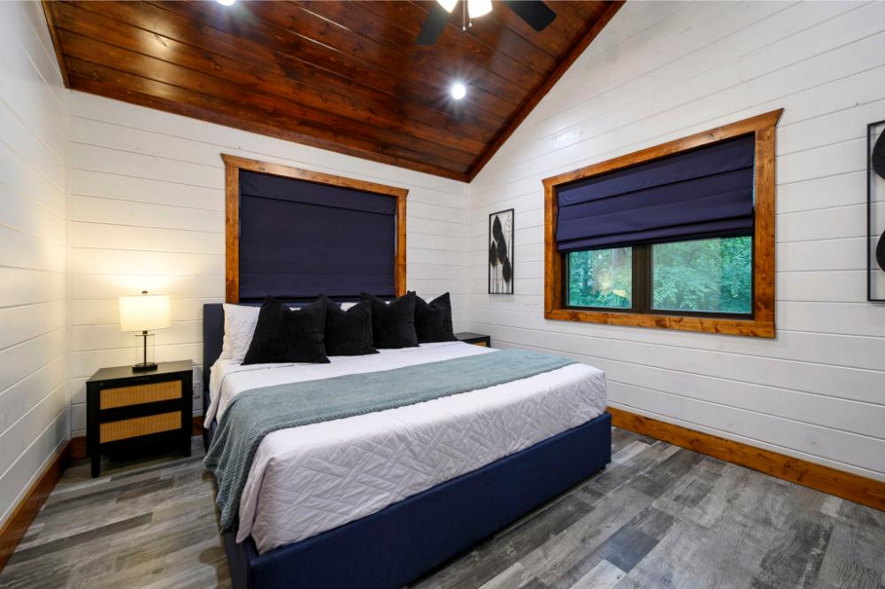 A calm and comfortable room to unwind and enjoy a good night’s rest.