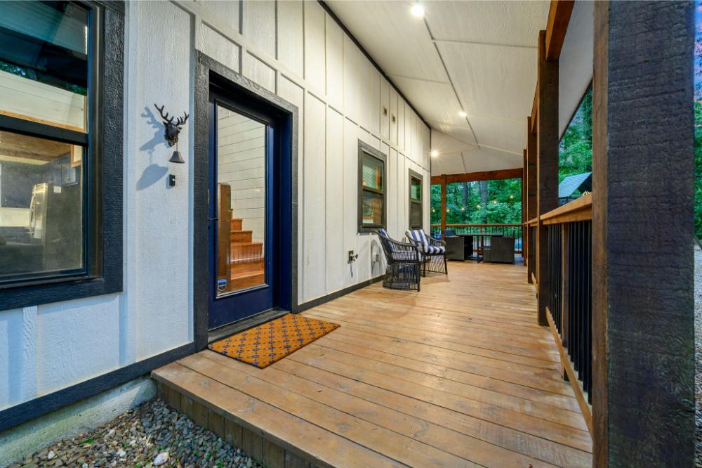 Skip the keys and enter your code on the side deck for easy access to your stay.